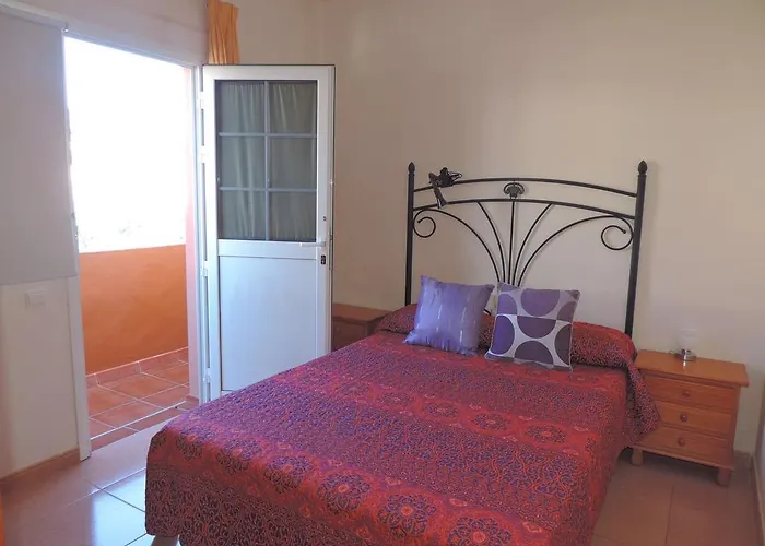 Apartamento Con Ascensor En Primera Linea Apartment *