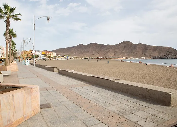 Apartamento Con Ascensor En Primera Linea Apartment *