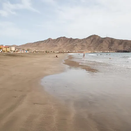 Con Ascensor En Primera Linea Appartement